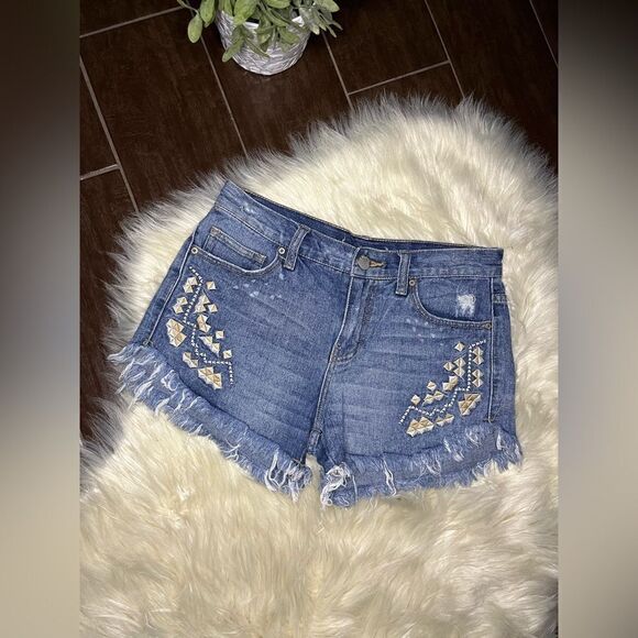 Free People Distressed Raw Hem Embroidered Tribal Aztec Boho Denim Shorts Sz 28 - Picture 2 of 9